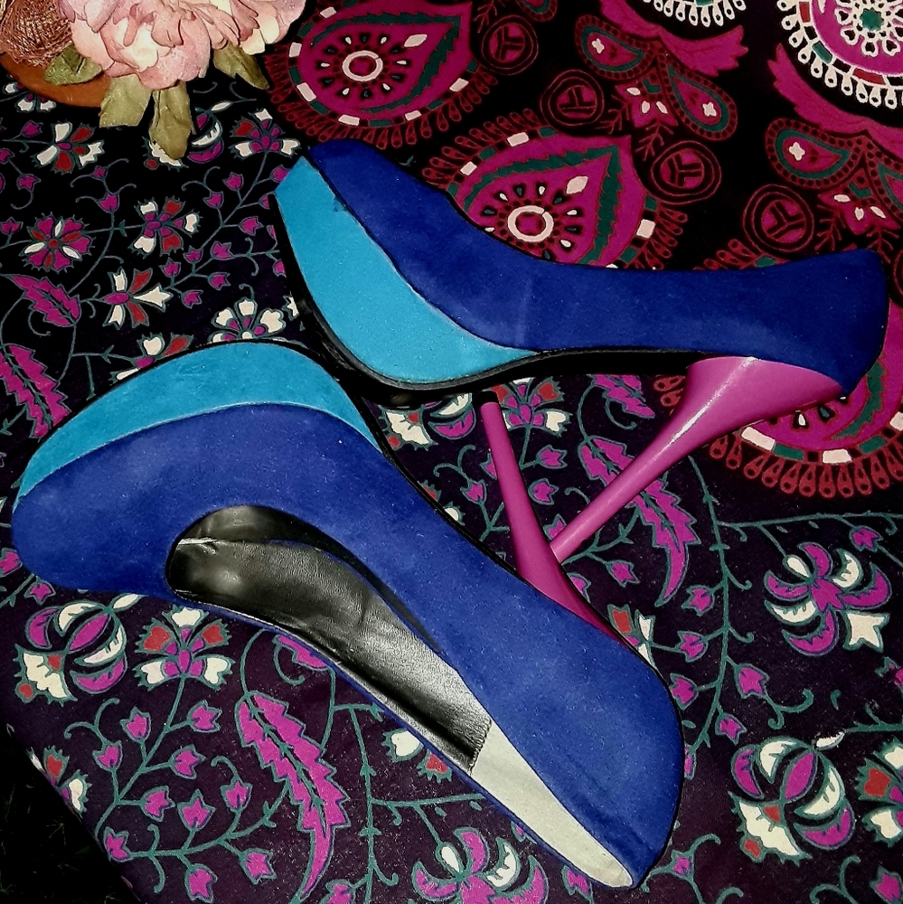 NWOT Multi-Colored Stilettos